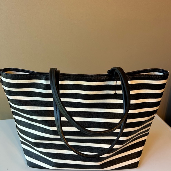 Kate Spade black and white stripe large tote - Picture 5 of 6